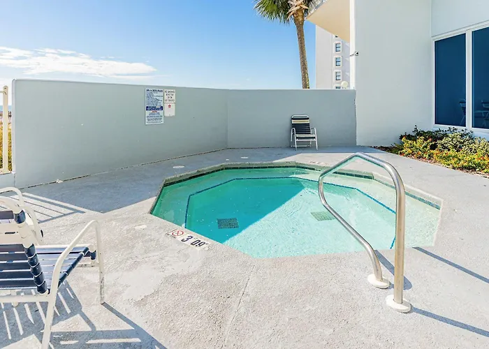 Polished Gulf-front With Balcony Ac Wifi & Shared Pools Hot Tubs Sauna Holiday home